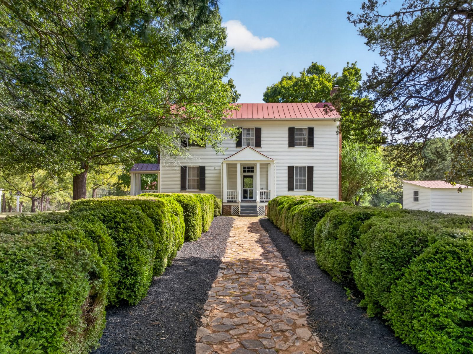 Read more about the article Rosedale c.1780 on 196 acres – New listing in Amherst County 